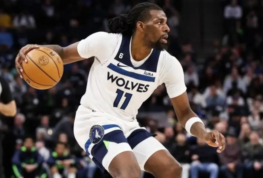 NBA季后赛官宣日再迎强敌,明尼苏达森林狼扳平良机,主帅态度:引发热议,年轻球员获得机会的简单介绍 NBA季后赛官宣日再迎强敌,明尼苏达森林狼扳平良机,主帅态度:引发热议,年轻球员获得机会的简单介绍