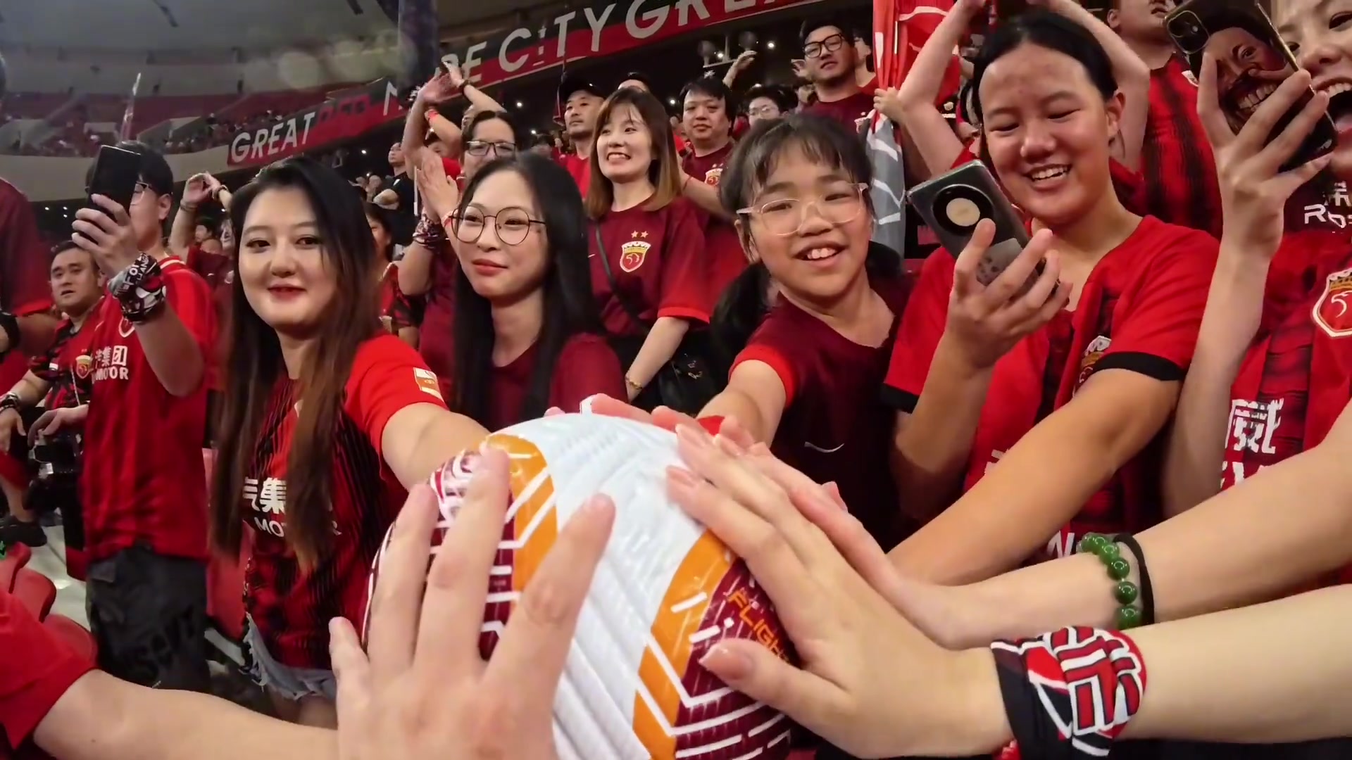 上海海港迎NBA常规赛关键赛,转会期造点机会,悬念犹存,年轻球员得到机会的简单介绍 上海海港迎NBA常规赛关键赛,转会期造点机会,悬念犹存,年轻球员得到机会的简单介绍