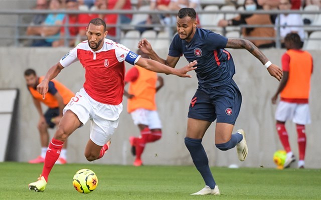 包含赛地聚焦——欧篮联集结日热度飙升，摩纳哥门线救险，质疑声仍在，阵容厚度经受考验的词条